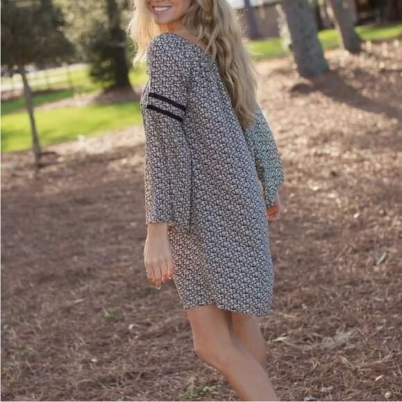 Natural Life Phoebe Ditsy Floral Bell Sleeve Lace Trim Boho Shift Dress Women M - Picture 7 of 12